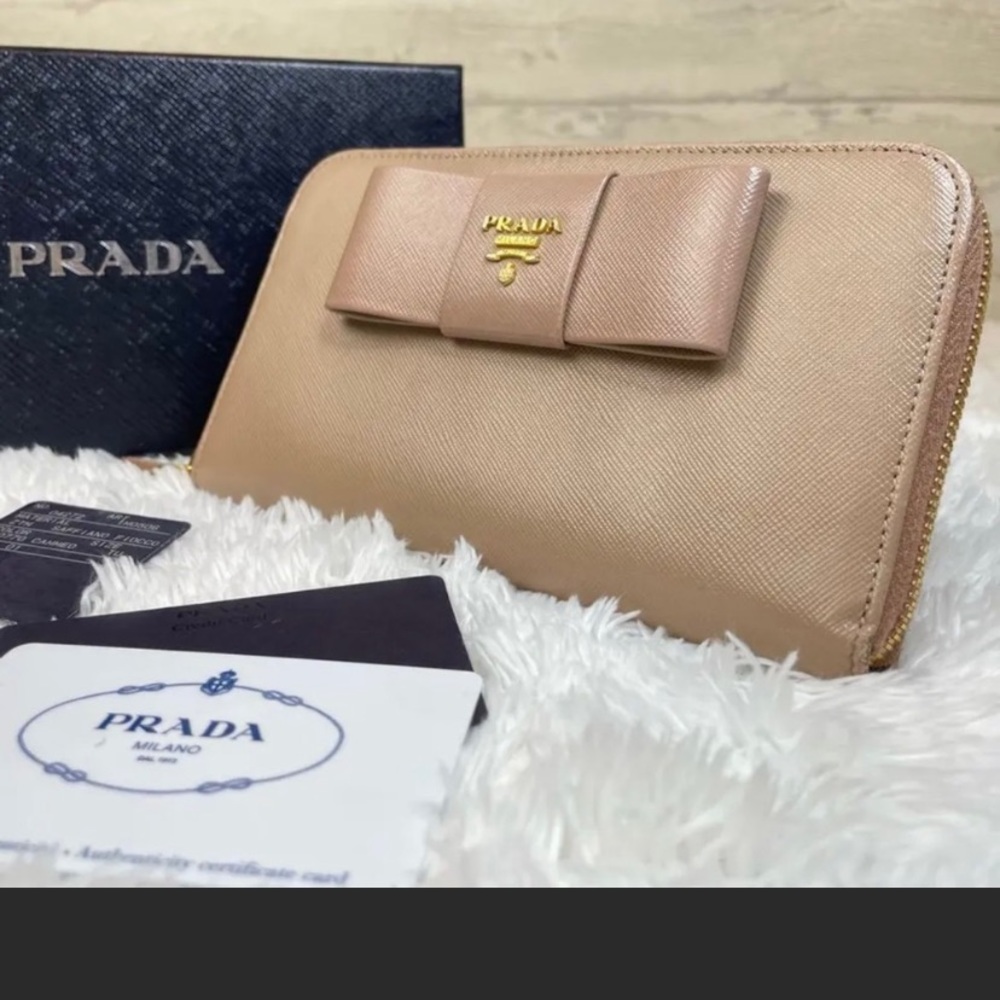 Prada Zippy Wallet w/box and Authentication
